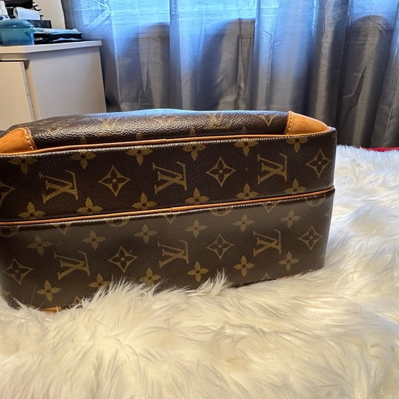 Louis Vuitton Nile messenger bag - Picture 6 of 7